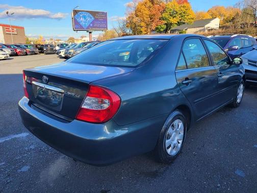 2004 Toyota Camry LE