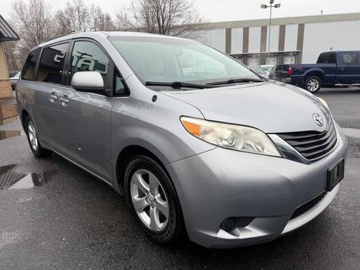 2013 Toyota Sienna LE