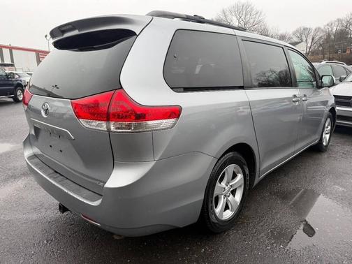 2013 Toyota Sienna LE