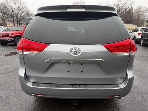2013 Toyota Sienna LE