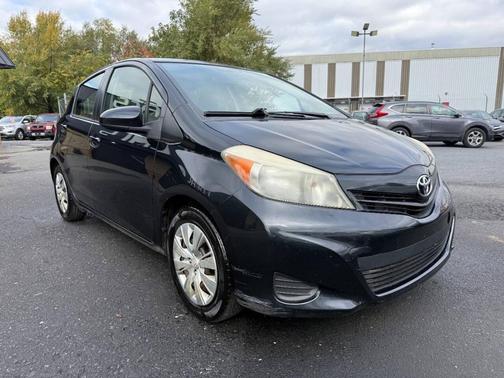 2012 Toyota Yaris LE