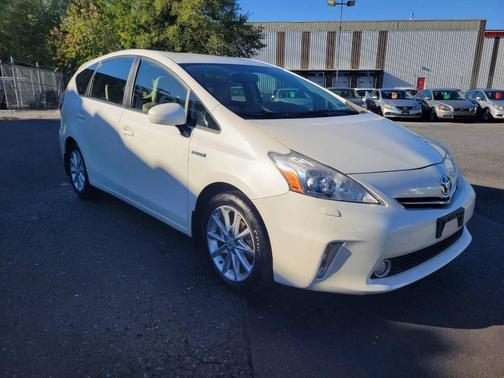 2012 Toyota Prius v Five