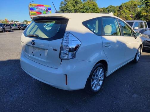 2012 Toyota Prius v Five