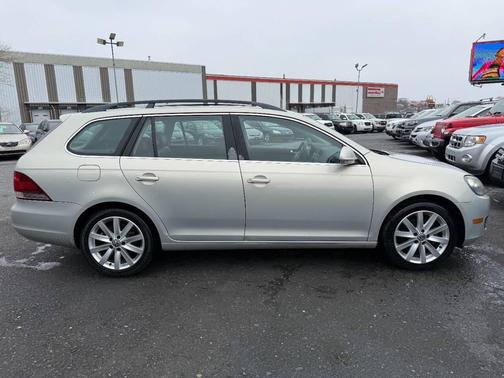 2011 Volkswagen Jetta SportWagen SE