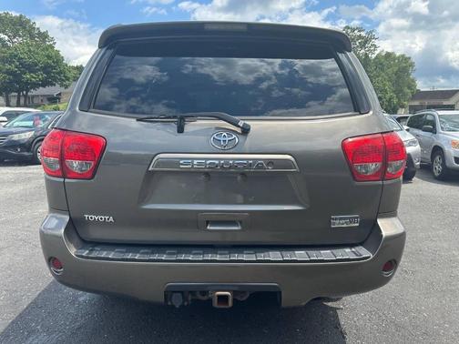 2008 Toyota Sequoia SR5