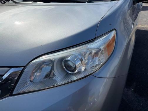 2016 Toyota Sienna XLE