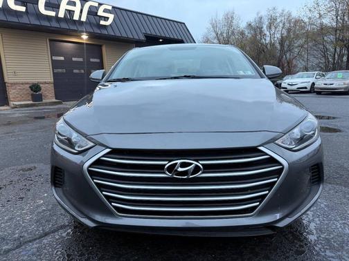 2018 Hyundai ELANTRA SE