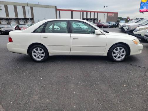 2004 Toyota Avalon XL