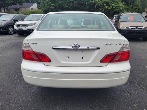 2004 Toyota Avalon XL