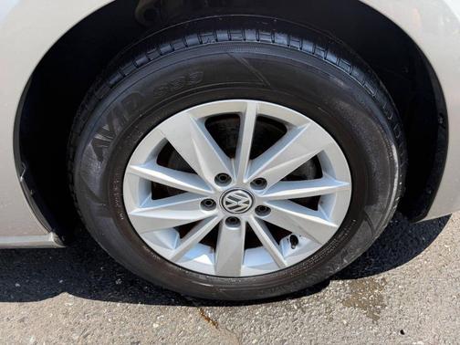 Silver 2015 Volkswagen Golf Auto TSI S