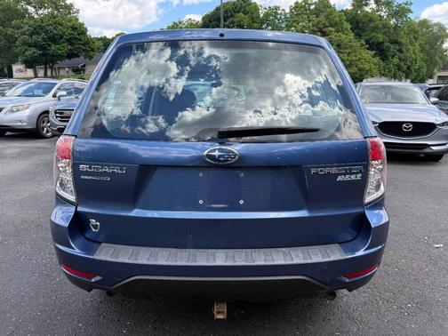 Blue 2011 Subaru Forester 2.5 X