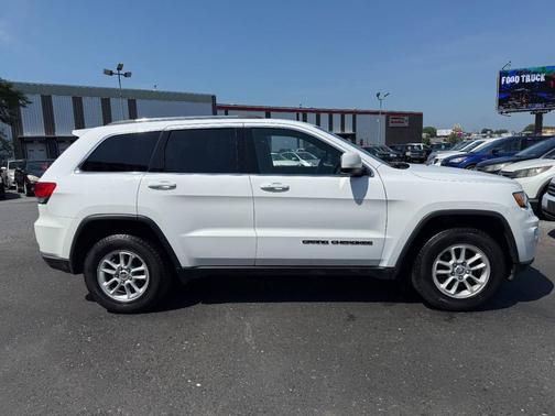 2018 Jeep Grand Cherokee Laredo E