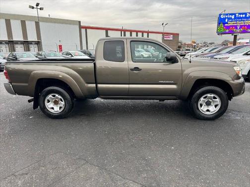 2014 Toyota Tacoma Base