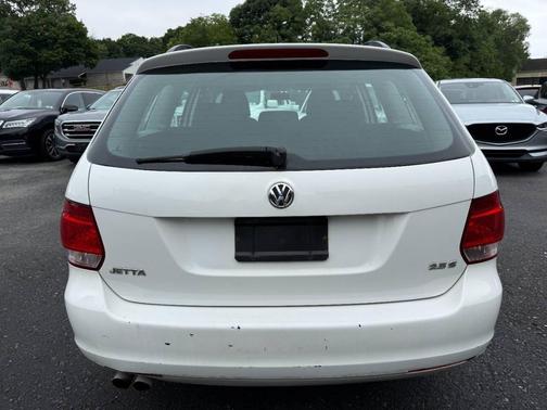 White 2011 Volkswagen Jetta S
