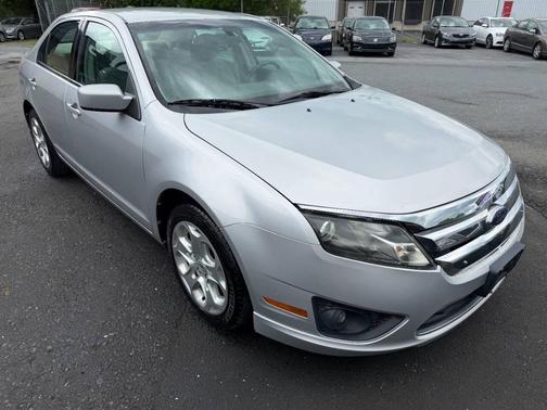 Silver 2010 Ford Fusion SE