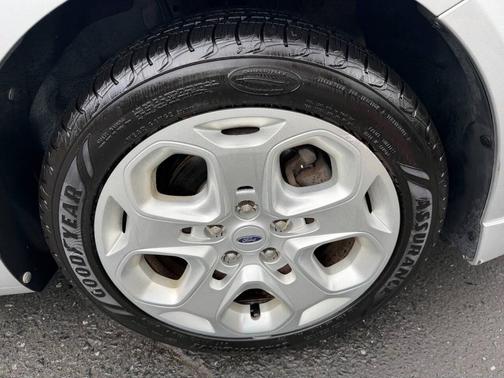 Silver 2010 Ford Fusion SE