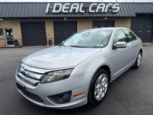 Silver 2010 Ford Fusion SE