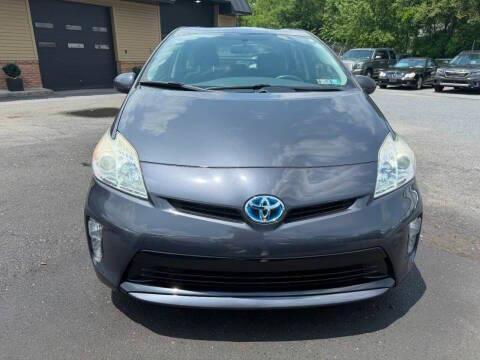 Gray 2014 Toyota Prius Two
