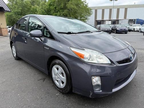 Winter Gray Metallic 2014 Toyota Prius Two