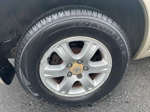 2001 Toyota Highlander Base