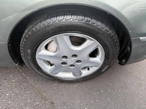 Green 2005 Lexus LS 430 Base