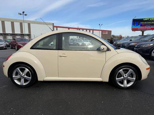 2007 Volkswagen New Beetle 2.5