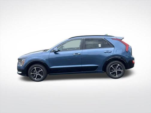 2025 Kia Niro SX