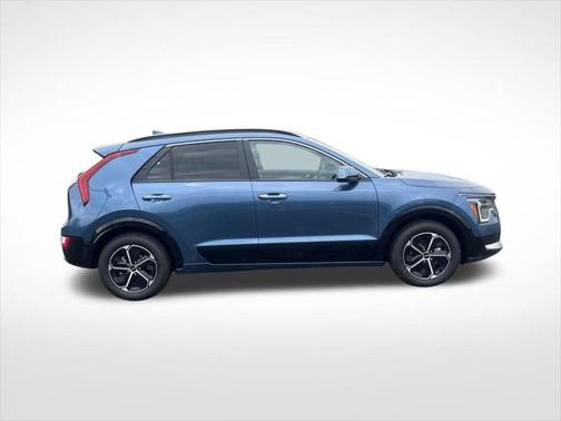 2025 Kia Niro SX