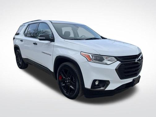 Summit White 2021 Chevrolet Traverse Premier