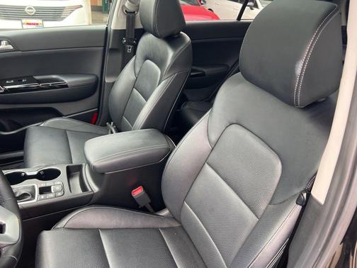 Black Cherry 2022 Kia Sportage EX