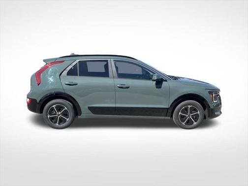 2025 Kia Niro SX