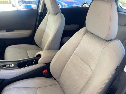 Lunar Silver Metallic 2019 Honda HR-V EX