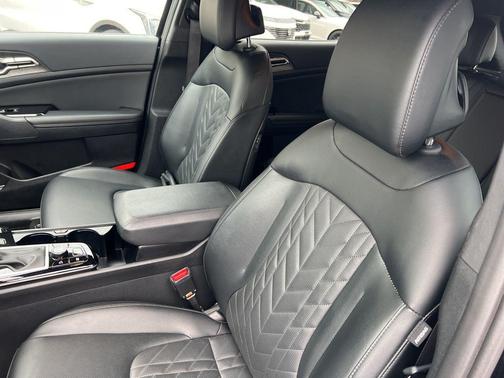 Ebony Black 2024 Kia Sportage X-Line