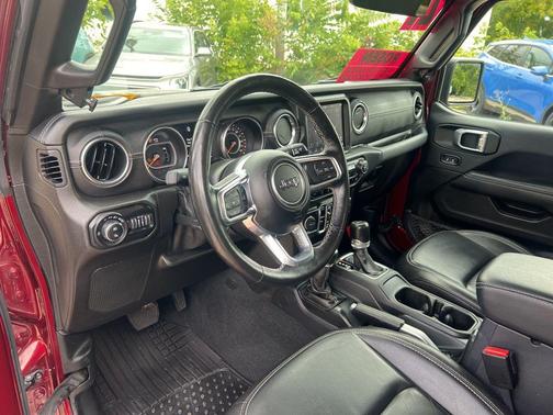2021 Jeep Gladiator Overland