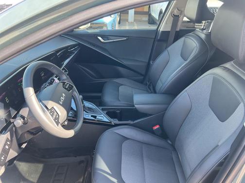 2024 Kia Niro EX