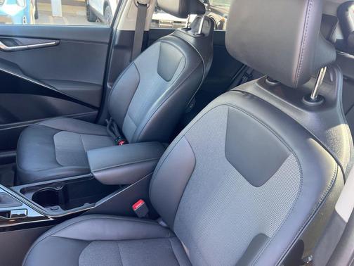 2024 Kia Niro EX