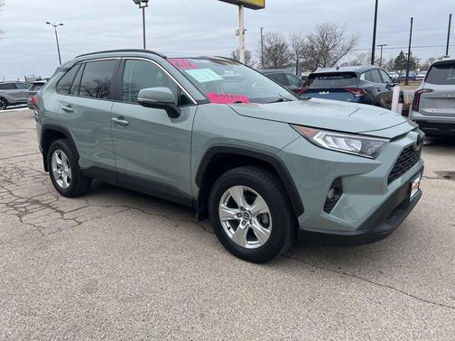 2020 Toyota RAV4 XLE