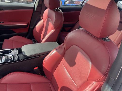 2023 Kia Stinger GT-Line