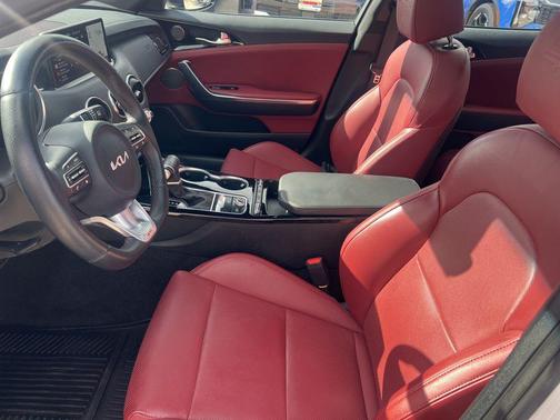2023 Kia Stinger GT-Line