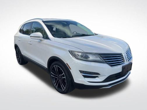 White Platinum Clearcoat Metallic 2017 Lincoln MKC Reserve