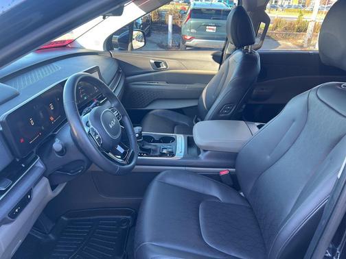 2025 Kia Carnival EX