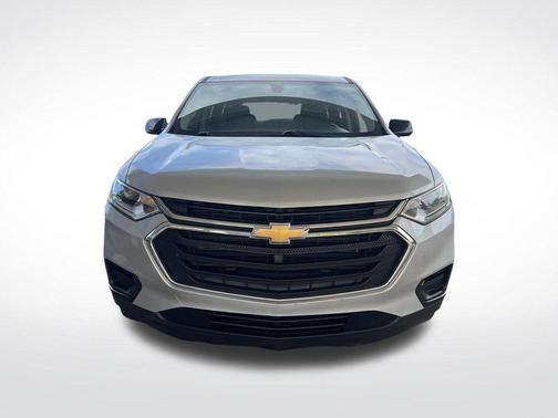 Silver Ice Metallic 2019 Chevrolet Traverse LS