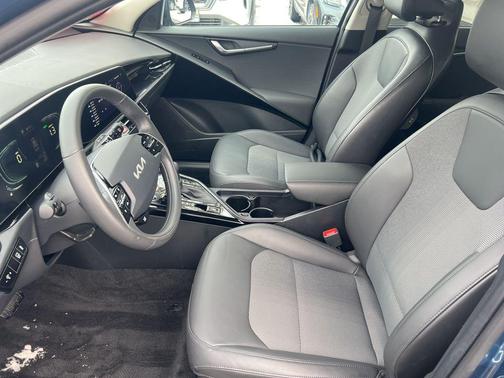 2024 Kia Niro EX
