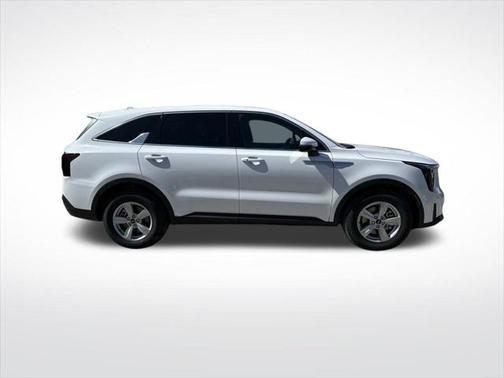 2025 Kia Sorento LX