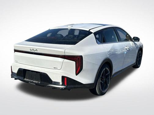 Snow White Pearl 2026 Kia K4 GT-Line