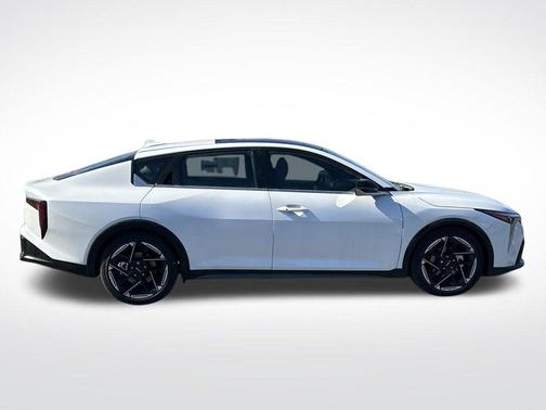 Snow White Pearl 2026 Kia K4 GT-Line