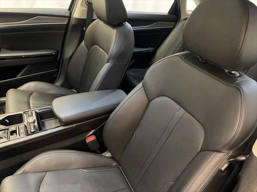 2025 Kia K5 EX