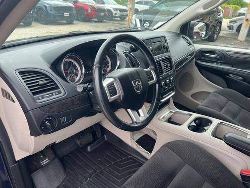 True Blue Pearlcoat 2014 Dodge Grand Caravan SXT