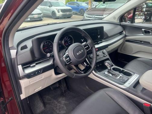 2023 Kia Carnival LX
