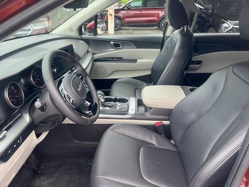 2023 Kia Carnival LX